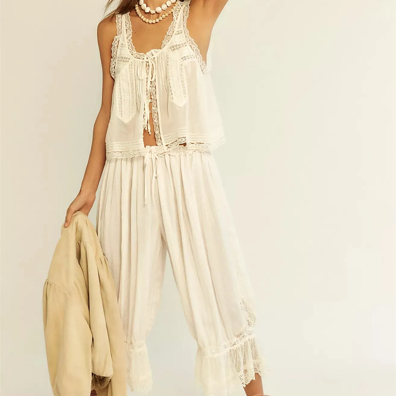 Gisella - Elegante Ensemble in Pizzo Aereo