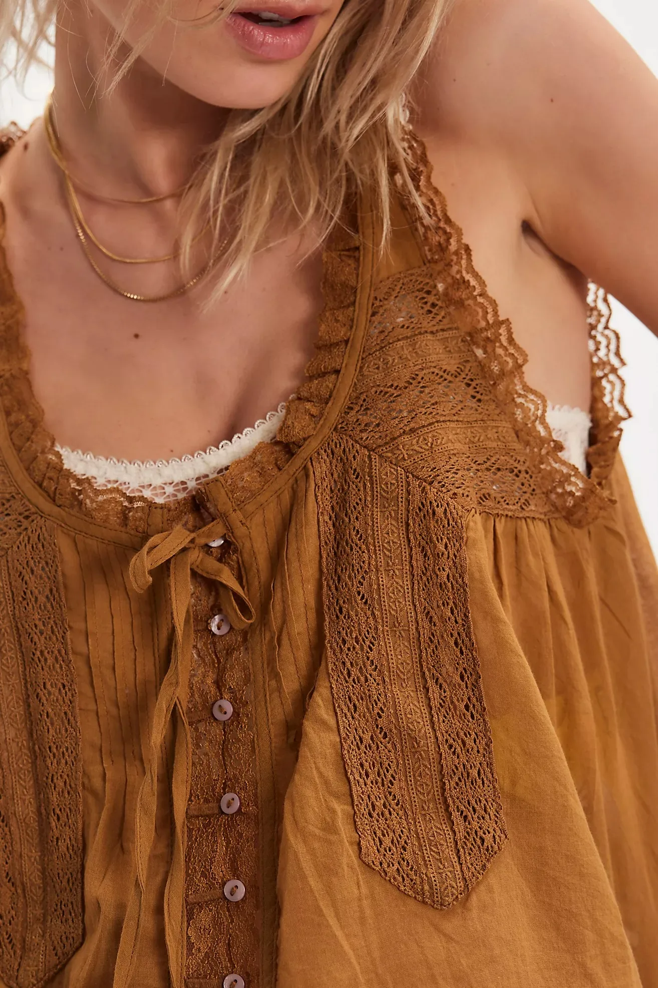Gisella - Elegante Ensemble in Pizzo Aereo - Image 3