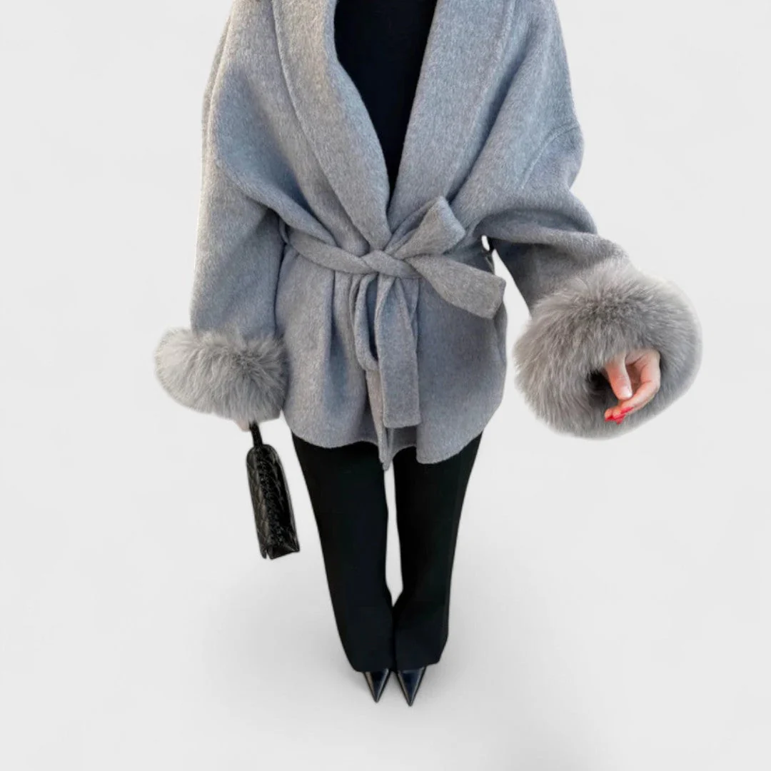 Itala - Cappotto Avvolgente in Pelliccia - Image 3