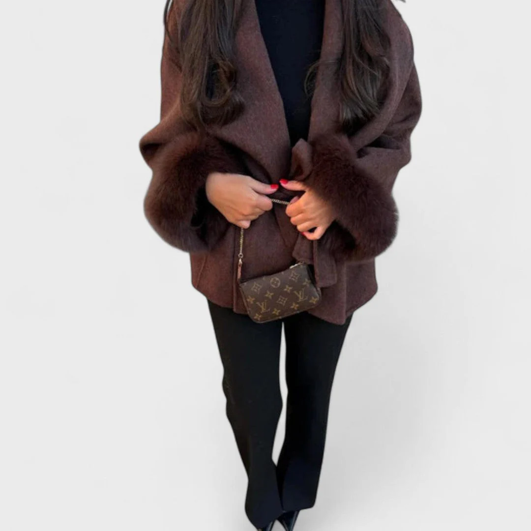 Itala - Cappotto Avvolgente in Pelliccia - Image 4